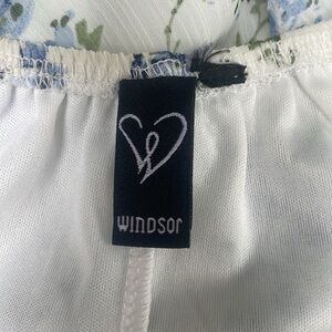 Windsor | Dresses | Windsor Chic And Airy Floral Skater Dress | Poshmark